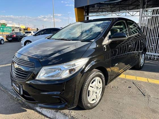CHEVROLET ONIX 1.0 MPFI LS 8V FLEX 4P MANUAL CHEVROLET ONIX 1.0 MPFI LS 8V FLEX 4P MANUAL